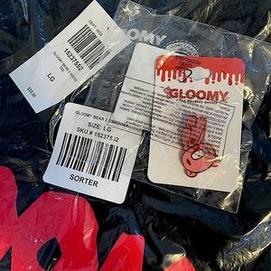 Gloomy bear lot (shirt and pin)